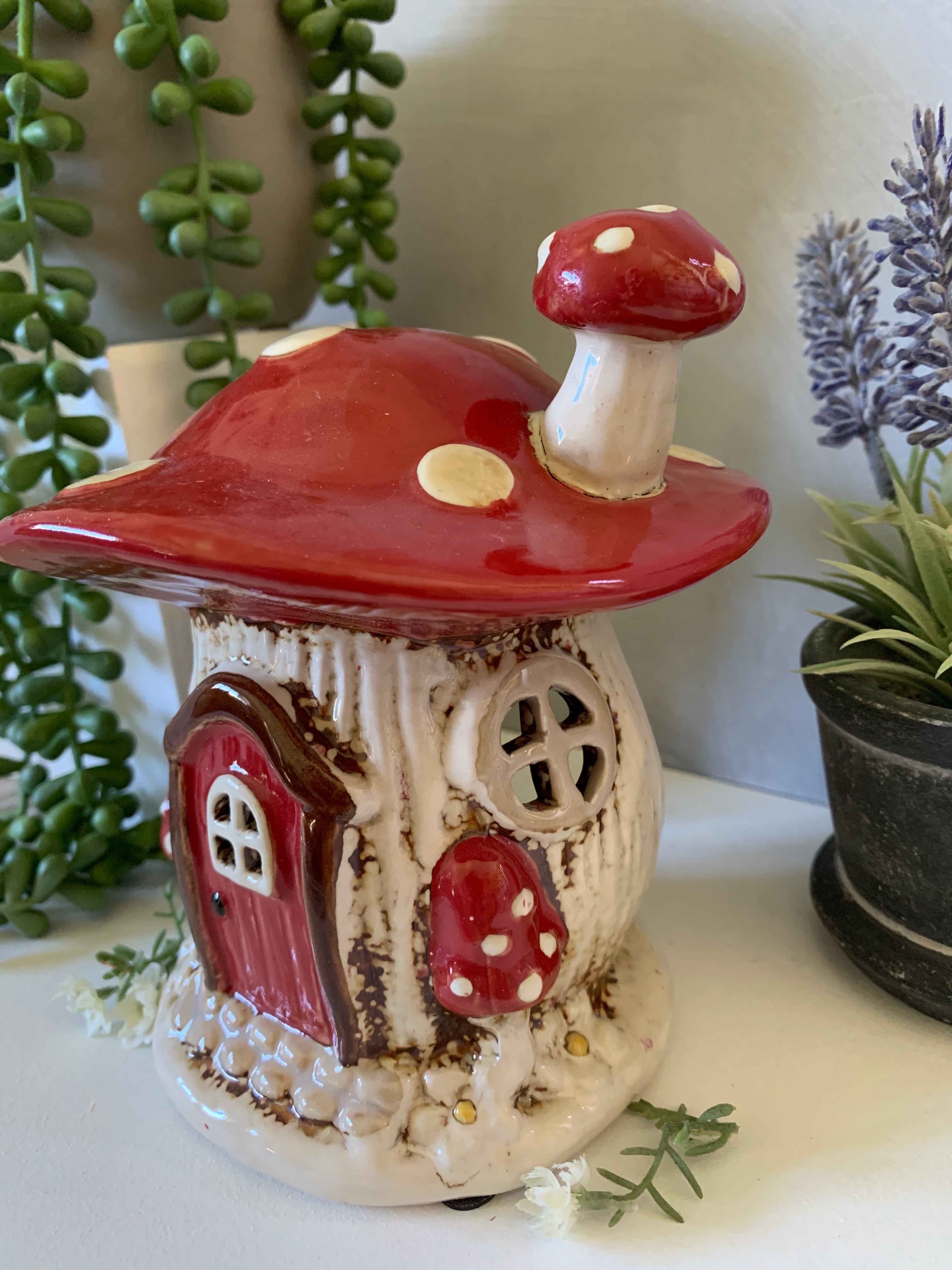 Village Pottery Red Mushroom House Tealight
